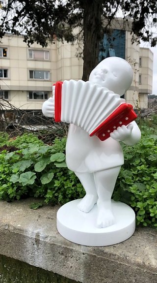 Ayla TURAN — Polyester üzeri akrilik, 47 × 30 × 25 cm