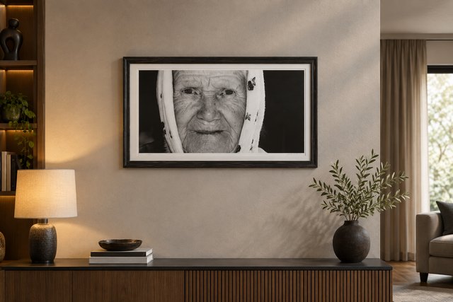 Cüneyt SARIOĞLU — mekânda görünüm