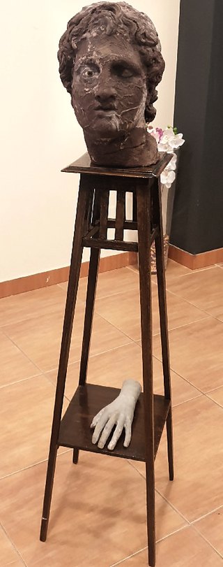 Genco GÜLAN — Heykel / obje, 140 × 30 × 30 cm, 