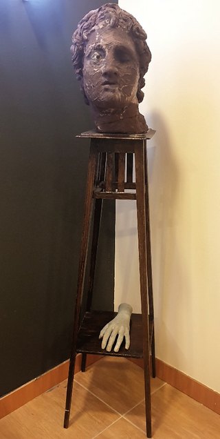 Genco GÜLAN — Heykel / obje, 140 × 30 × 30 cm, 